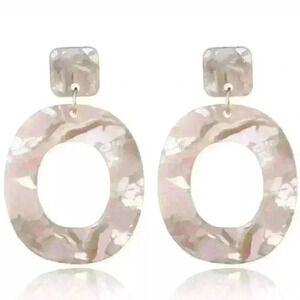 Acrylic resin circle hoop beige dangle earrings